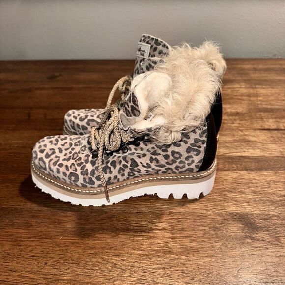 NWOB Montelliana Mutton Sheep Hair Leather Animal Print Boots - Picture 1 of 9